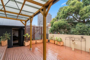 Cozy Apartment w Terrace Close to City Center